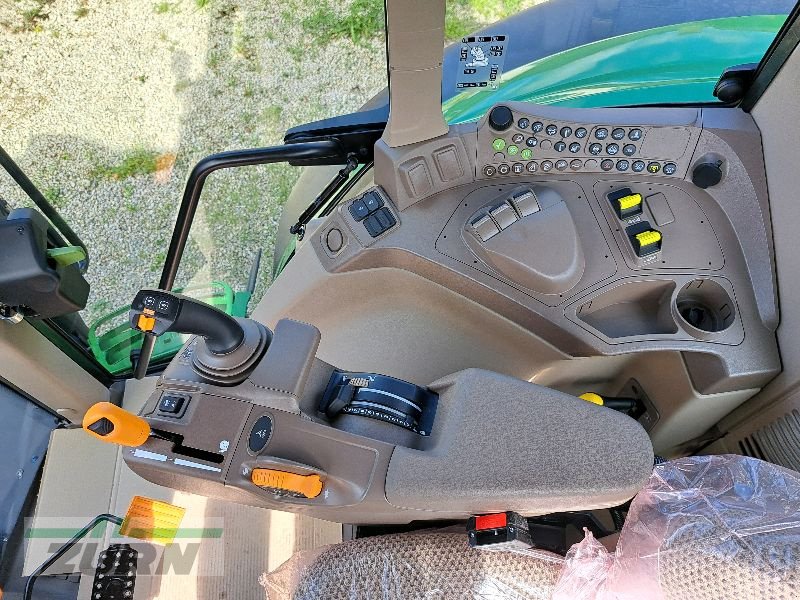 Traktor of the type John Deere 6140M, Neumaschine in Schöntal-Westernhausen (Picture 10)