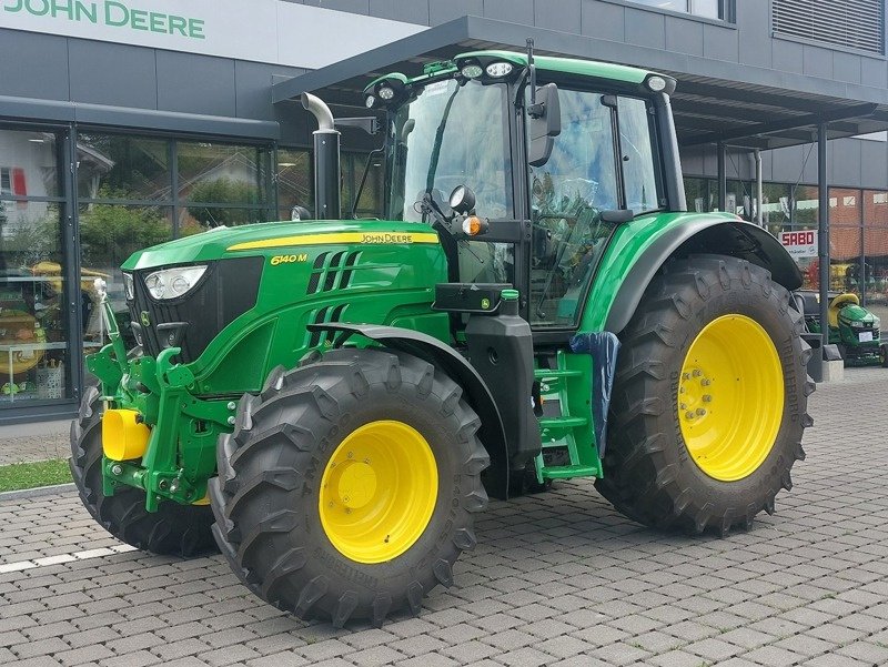 Traktor typu John Deere 6140M, Vorführmaschine v Ersingen (Obrázek 1)