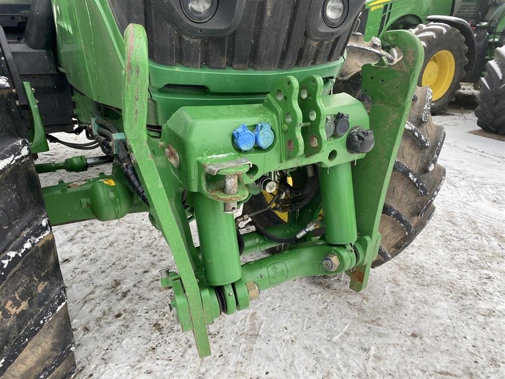 Traktor typu John Deere 6140R RESERVERET til Sunds. Front lift. Command Center 3 monitor. Klar til auto steer.  Mange paa lager. Ring til Ulrik 0045-40255544, Gebrauchtmaschine w Kolding (Zdjęcie 8)