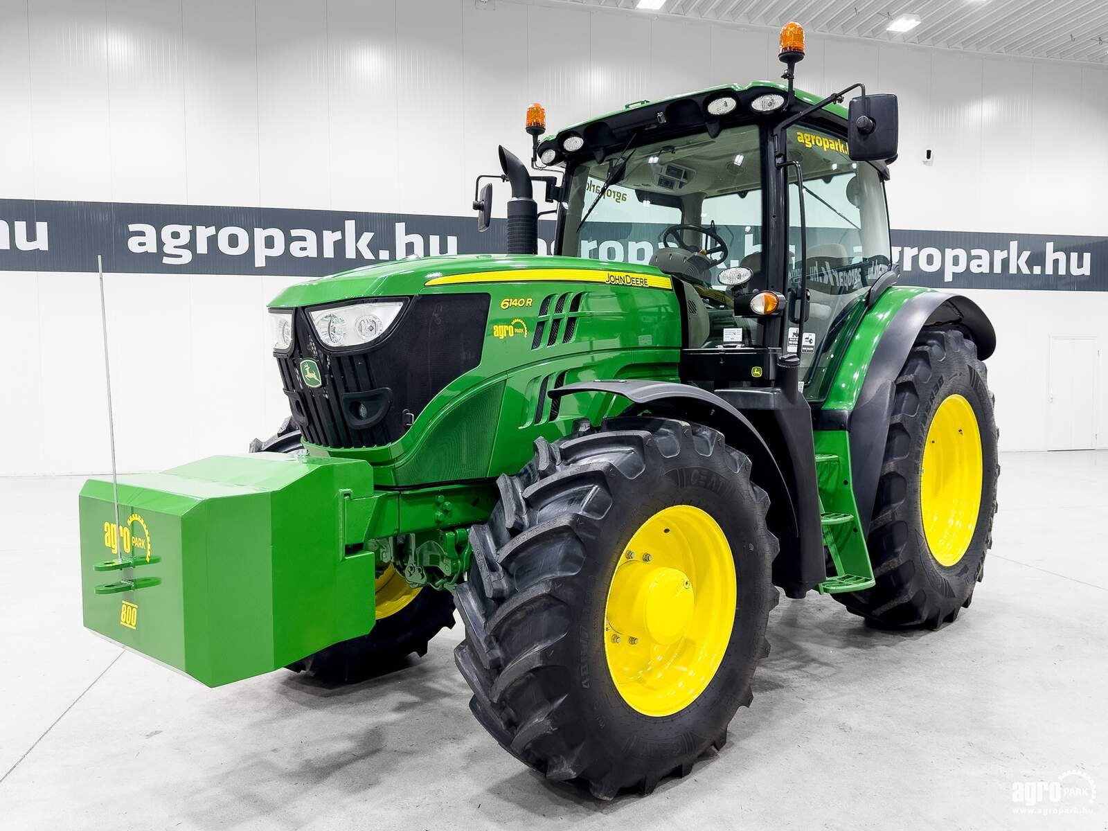 Traktor типа John Deere 6140R, Gebrauchtmaschine в Csengele (Фотография 1)