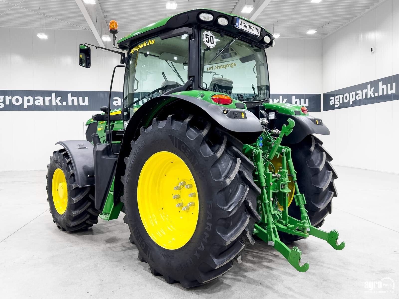 Traktor typu John Deere 6140R, Gebrauchtmaschine w Csengele (Zdjęcie 4)