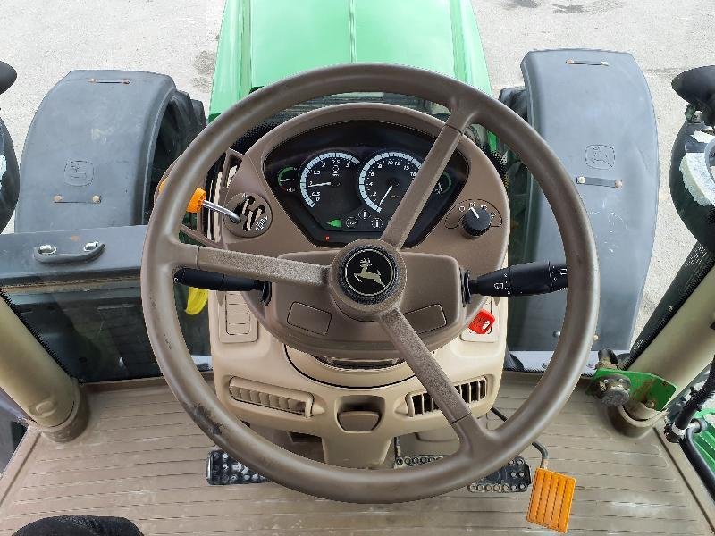 Traktor typu John Deere 6140R, Gebrauchtmaschine w ANTIGNY (Zdjęcie 10)