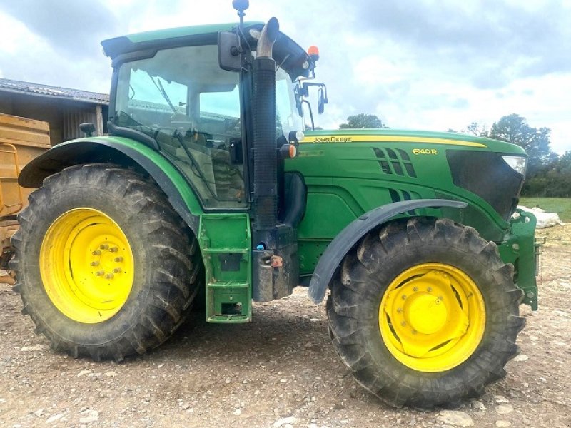 Traktor типа John Deere 6140R, Gebrauchtmaschine в LE PONT CHRETIEN