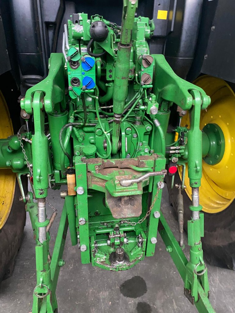 Traktor typu John Deere 6140R, Gebrauchtmaschine w GUERET (Zdjęcie 4)