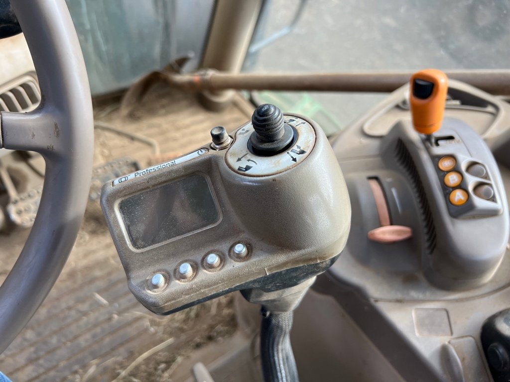 Traktor of the type John Deere 6140R, Gebrauchtmaschine in MAURIAC (Picture 11)