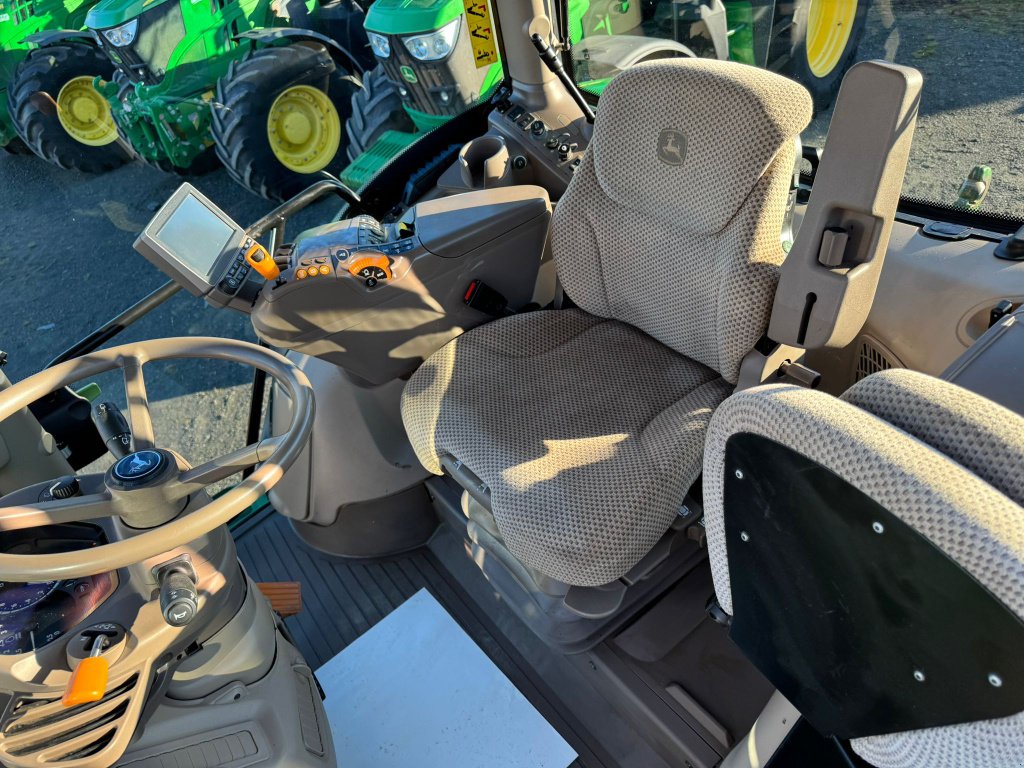 Traktor van het type John Deere 6145 R DIRECT DRIVE, Gebrauchtmaschine in UZERCHE (Foto 8)