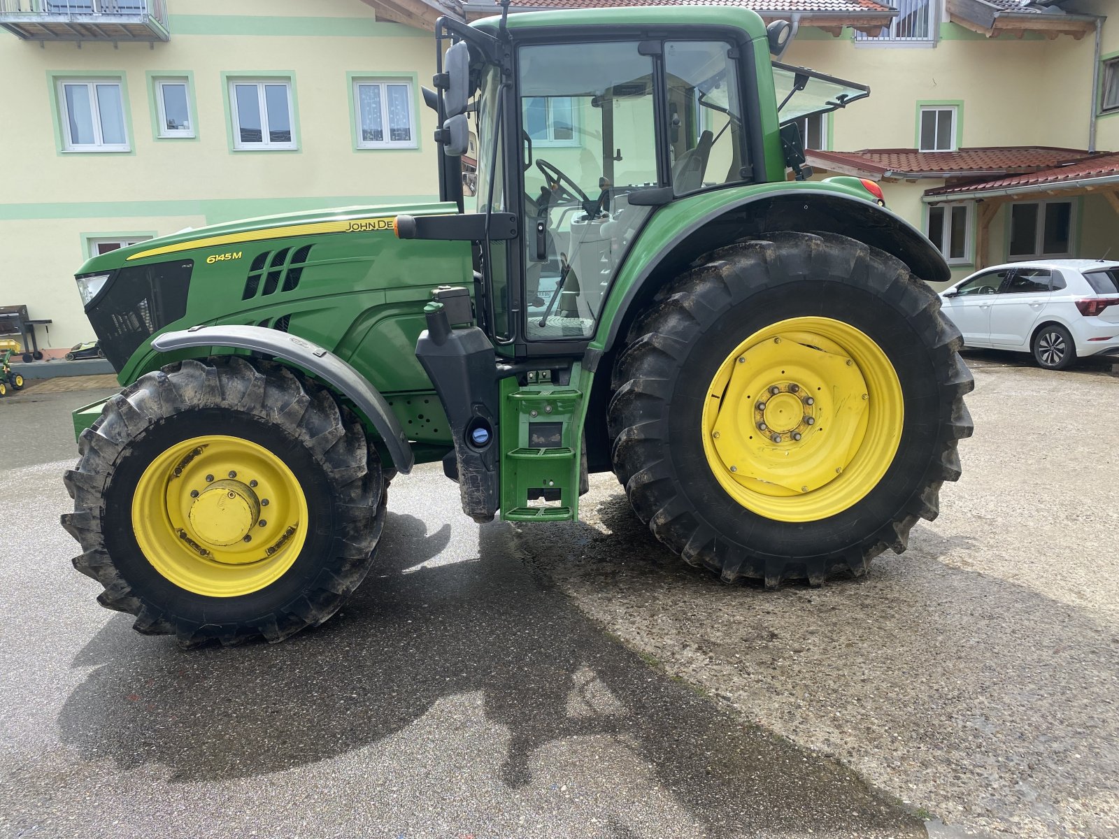 Traktor от тип John Deere 6145M, Gebrauchtmaschine в Ebersberg (Снимка 13)