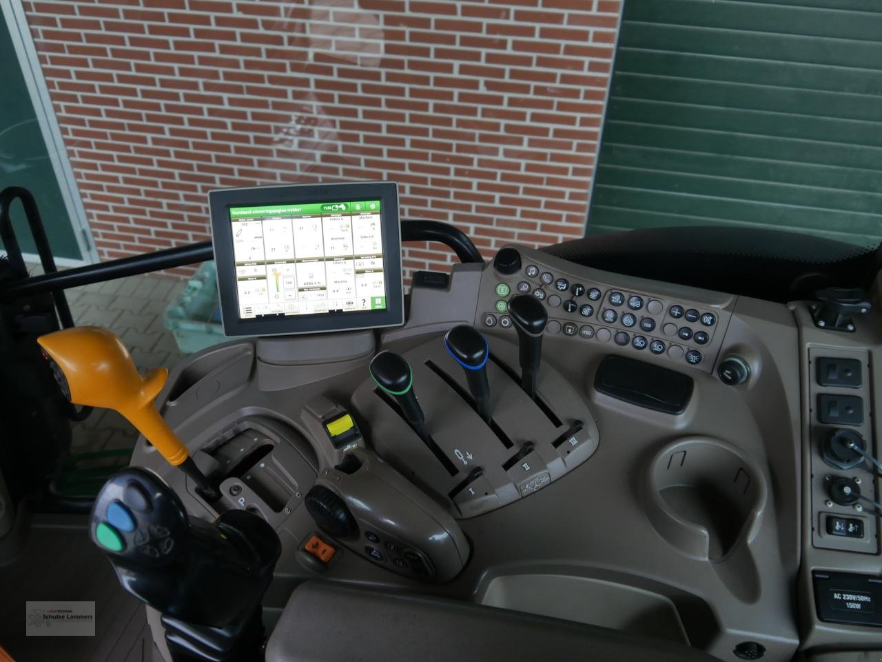 Traktor van het type John Deere 6145R AutoQuad+ Frontlader, Gebrauchtmaschine in Borken (Foto 12)