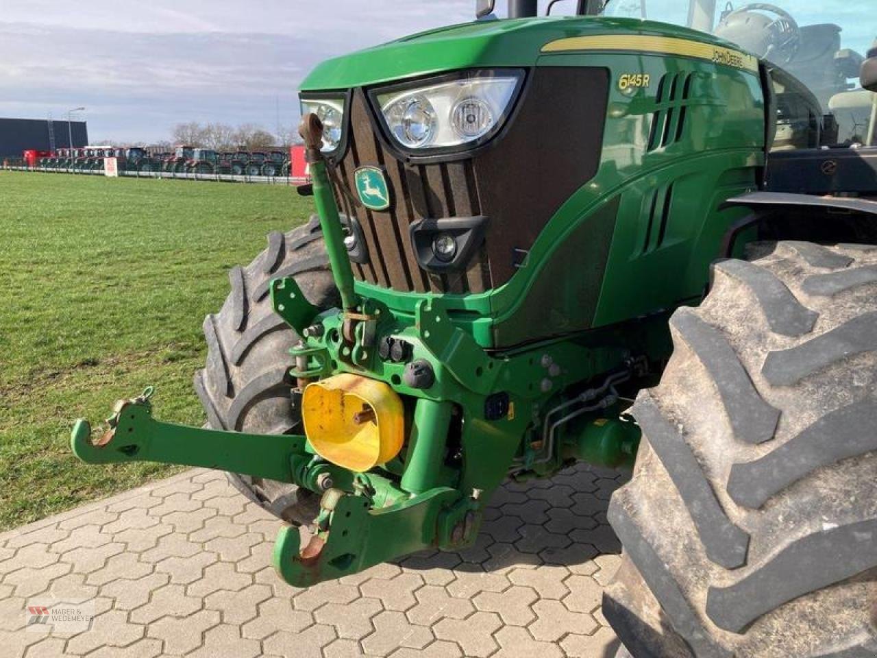 Traktor типа John Deere 6145R MIT FRONTZAPFWELLE, Gebrauchtmaschine в Oyten (Фотография 2)