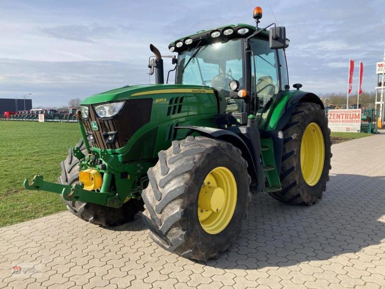 Traktor Türe ait John Deere 6145R MIT FRONTZAPFWELLE, Gebrauchtmaschine içinde Oyten (resim 1)