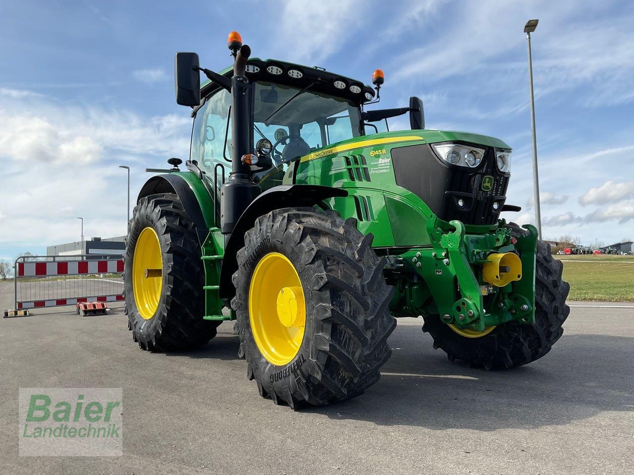 Traktor del tipo John Deere 6145R, Gebrauchtmaschine en OBERNDORF-HOCHMOESSINGEN (Imagen 2)