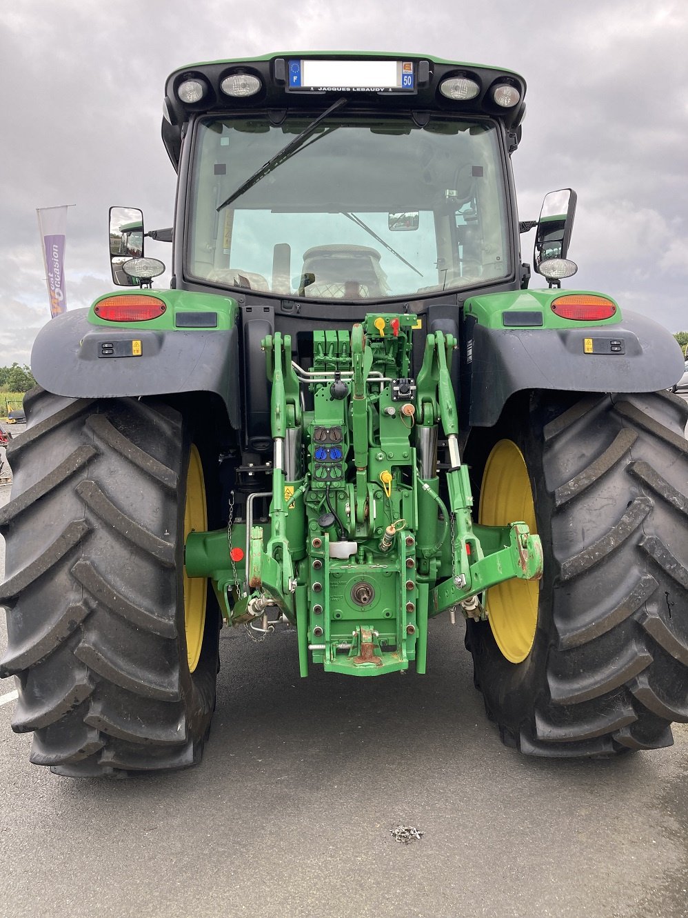 Traktor van het type John Deere 6145R, Gebrauchtmaschine in CINTHEAUX (Foto 6)