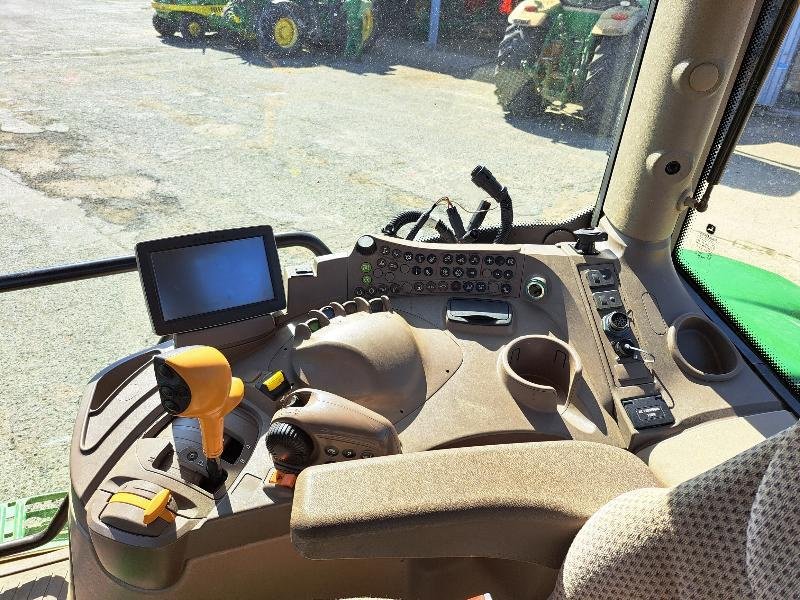 Traktor от тип John Deere 6145R, Gebrauchtmaschine в SAINT GENEST D'AMBIERE (Снимка 10)