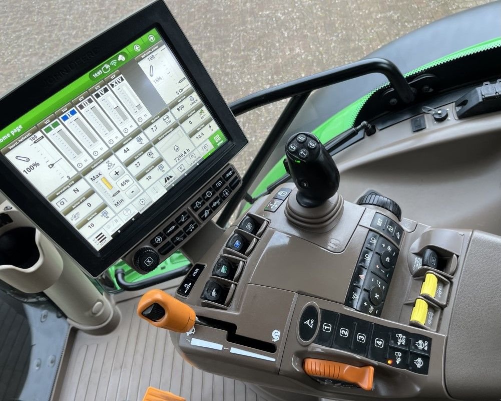 Traktor van het type John Deere 6145R, Gebrauchtmaschine in Staphorst (Foto 10)