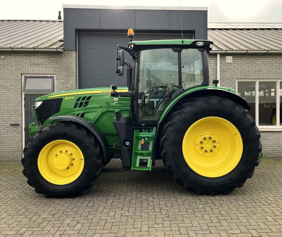 Traktor des Typs John Deere 6145R, Gebrauchtmaschine in Staphorst (Bild 2)