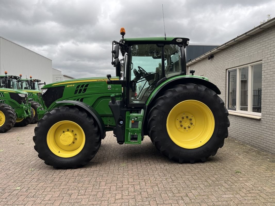 Traktor des Typs John Deere 6145R, Gebrauchtmaschine in Staphorst (Bild 2)