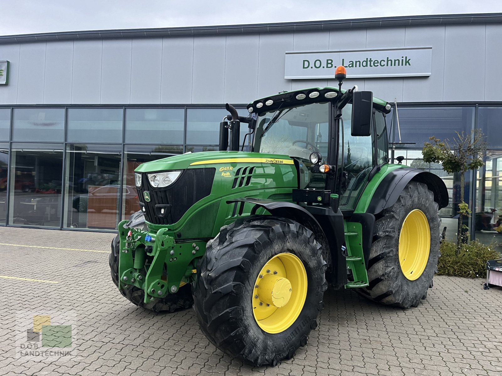 Traktor типа John Deere 6145R, Gebrauchtmaschine в Langweid am Lech (Фотография 1)