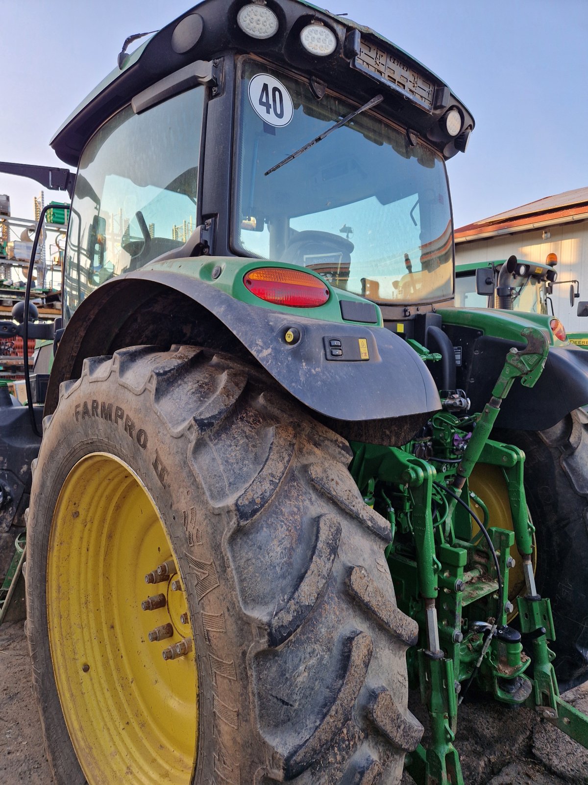 Traktor des Typs John Deere 6145R, Gebrauchtmaschine in Bad Sobernheim (Bild 2)