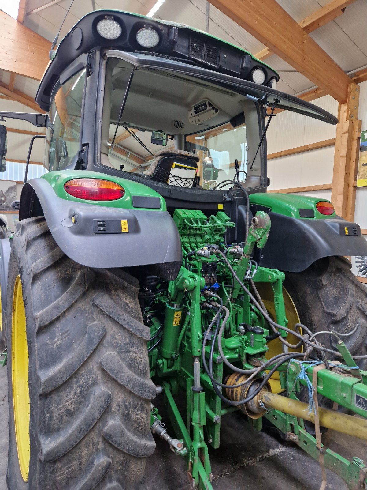 Traktor van het type John Deere 6145R, Gebrauchtmaschine in Bad Sobernheim (Foto 5)