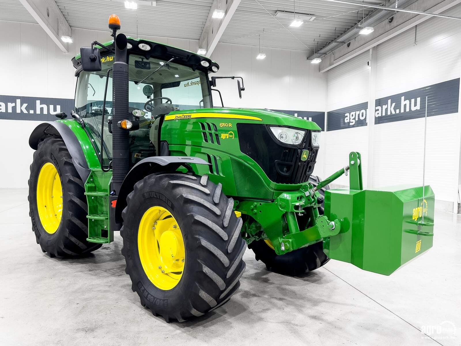 Traktor typu John Deere 6150R, Gebrauchtmaschine w Csengele (Zdjęcie 2)