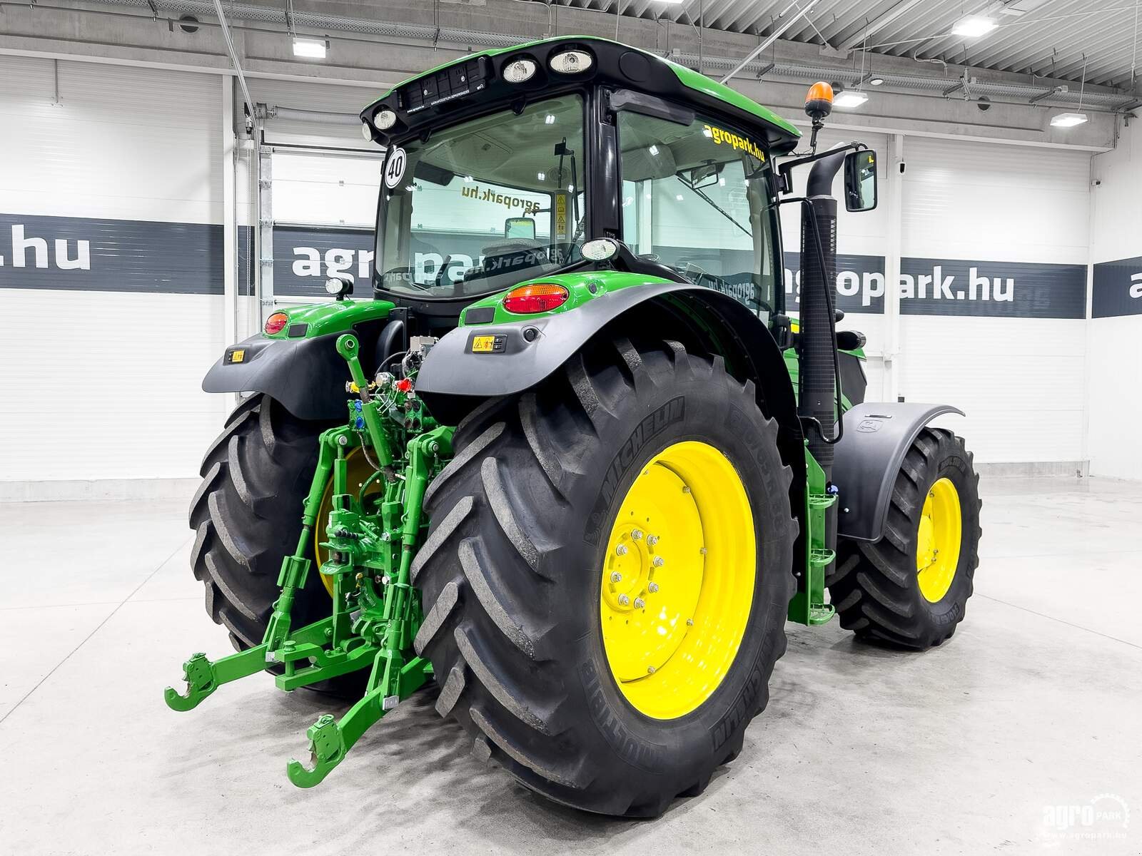 Traktor типа John Deere 6150R, Gebrauchtmaschine в Csengele (Фотография 3)