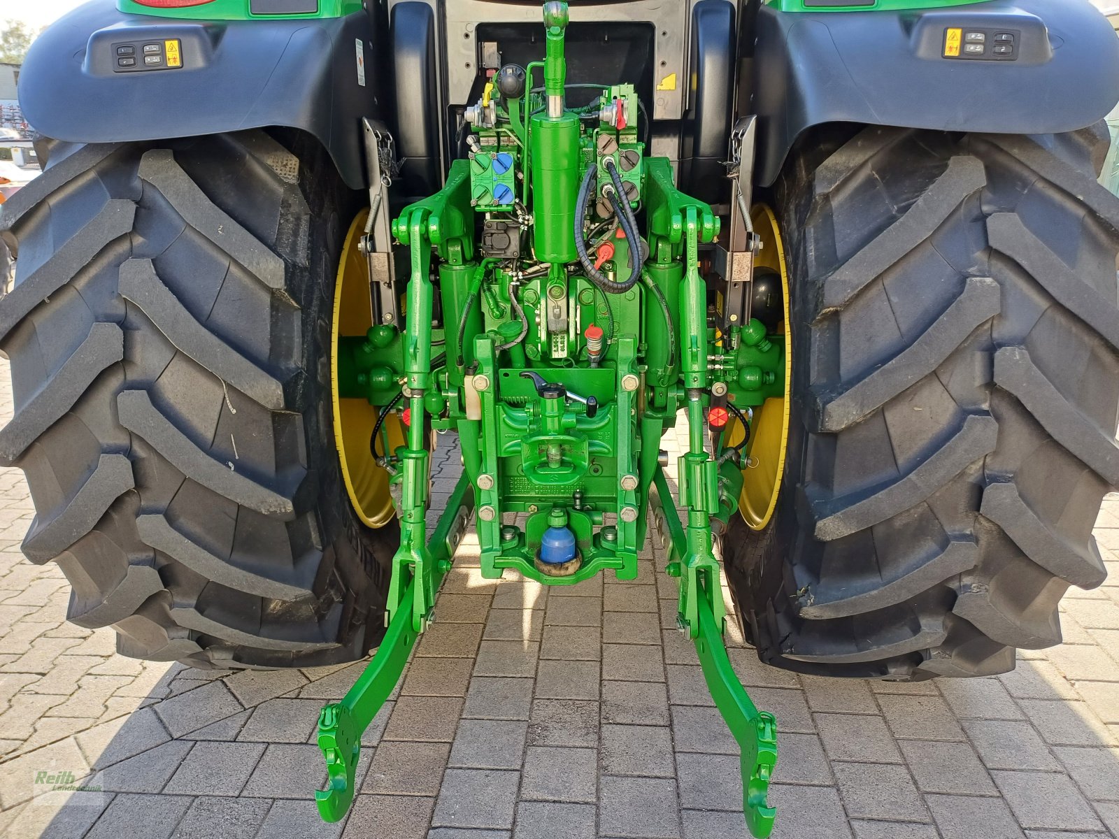 Traktor van het type John Deere 6150R, Gebrauchtmaschine in Wolnzach (Foto 13)