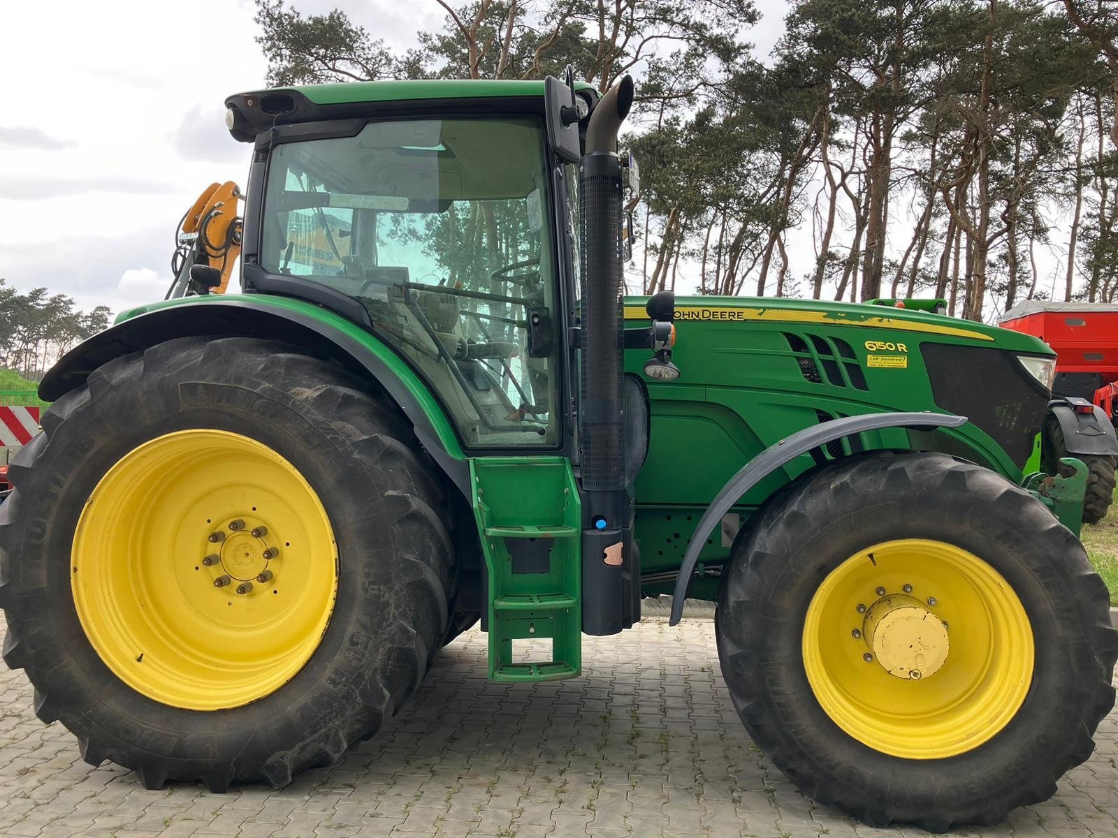 Traktor типа John Deere 6150R, Gebrauchtmaschine в Hillerse (Фотография 2)