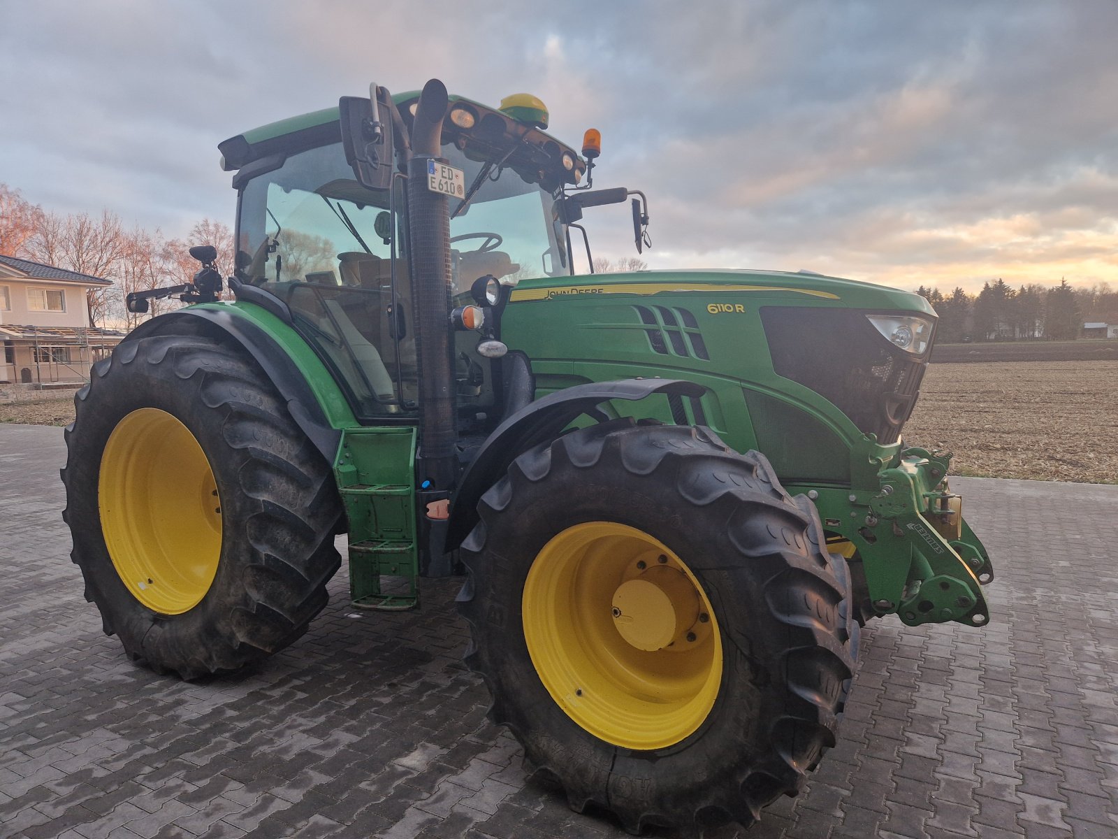 Traktor van het type John Deere 6150R, Gebrauchtmaschine in Oberding (Foto 1)