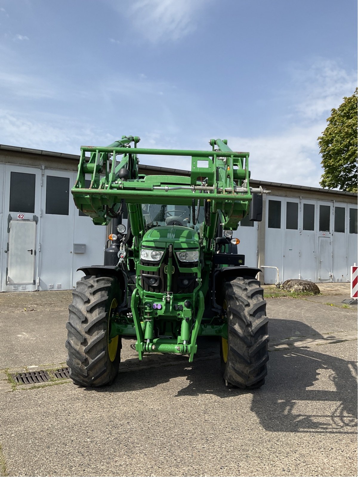 Traktor типа John Deere 6155 R, Gebrauchtmaschine в Elmenhorst-Lanken (Фотография 3)