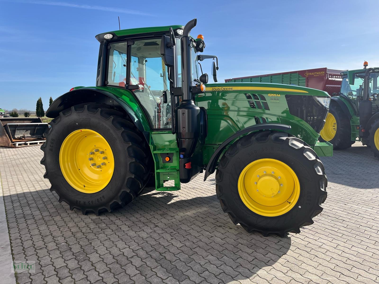 Traktor des Typs John Deere 6155M, Neumaschine in Bruckmühl (Bild 3)