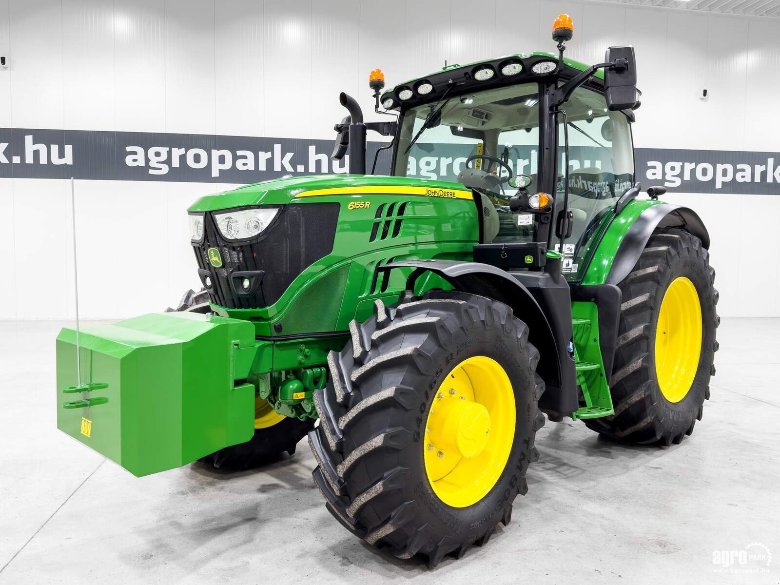 Traktor от тип John Deere 6155R TLS, Gebrauchtmaschine в Csengele (Снимка 1)