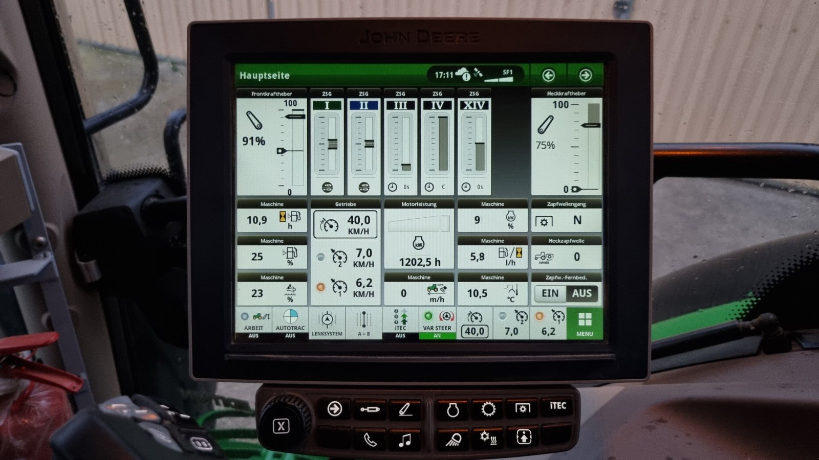 Traktor des Typs John Deere 6155R Ultimate Edition, Gebrauchtmaschine in Martinsheim (Bild 3)