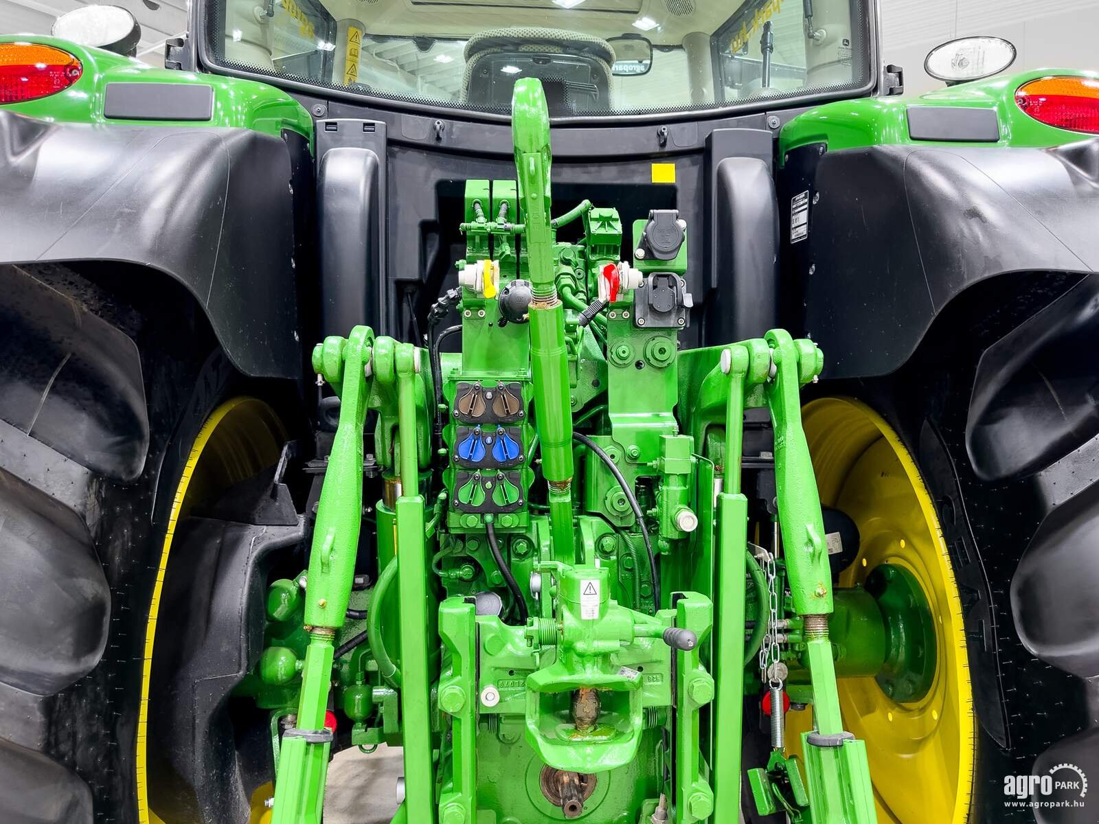 Traktor des Typs John Deere 6155R, Gebrauchtmaschine in Csengele (Bild 7)