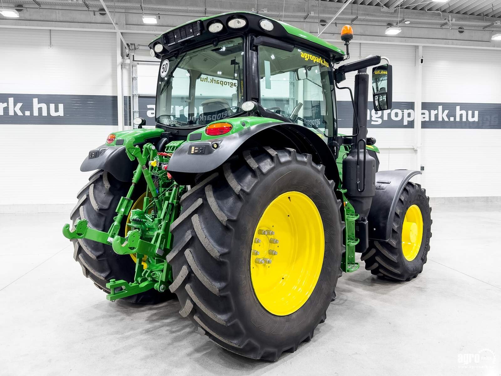 Traktor Türe ait John Deere 6155R, Gebrauchtmaschine içinde Csengele (resim 3)