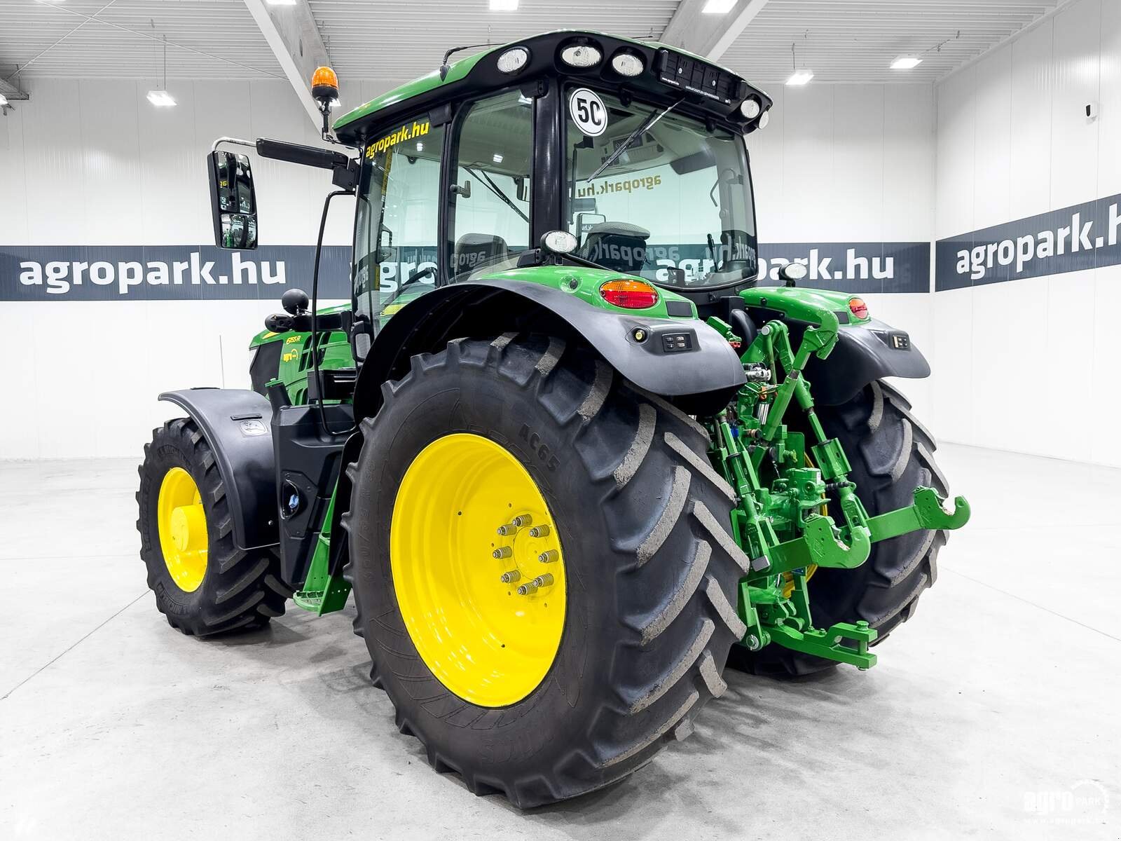 Traktor типа John Deere 6155R, Gebrauchtmaschine в Csengele (Фотография 4)