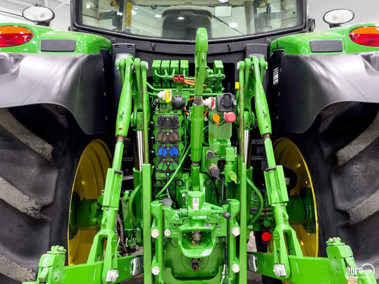 Traktor типа John Deere 6155R, Gebrauchtmaschine в Csengele (Фотография 7)