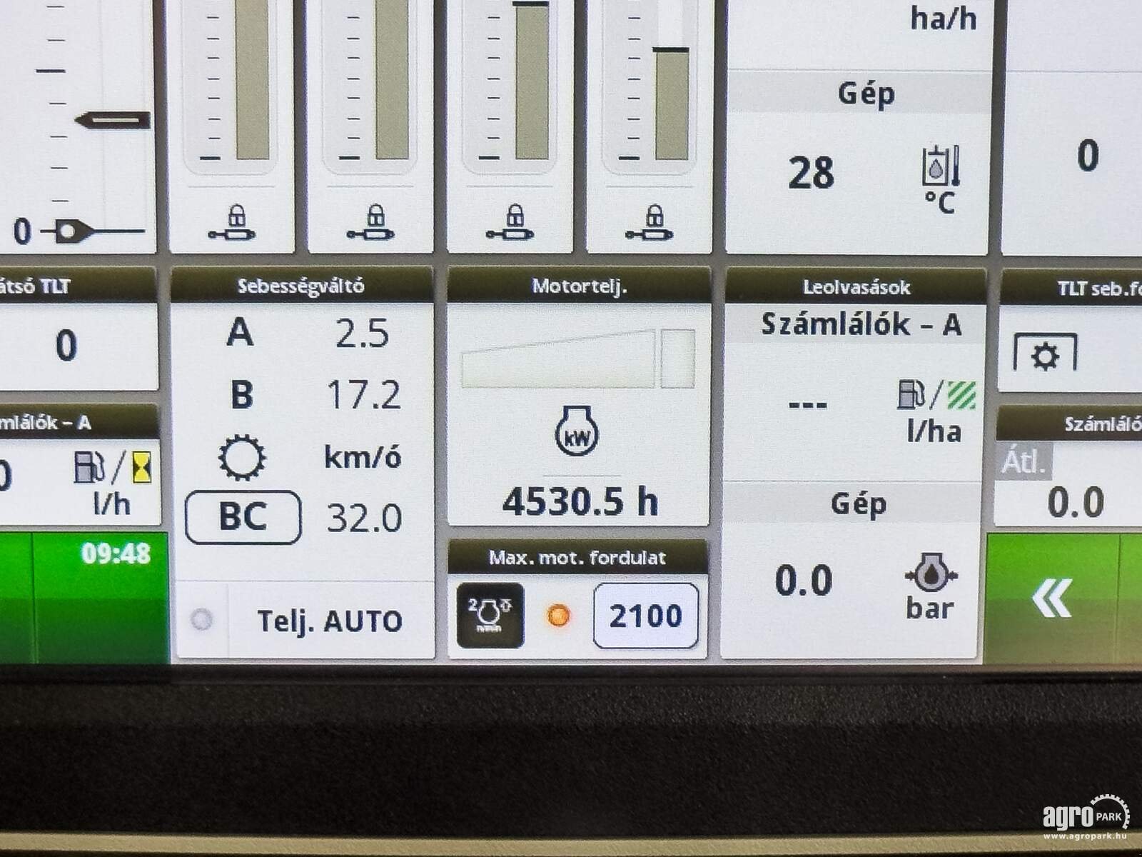 Traktor des Typs John Deere 6155R, Gebrauchtmaschine in Csengele (Bild 10)