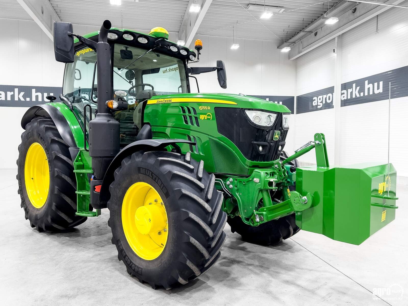 Traktor типа John Deere 6155R, Gebrauchtmaschine в Csengele (Фотография 2)