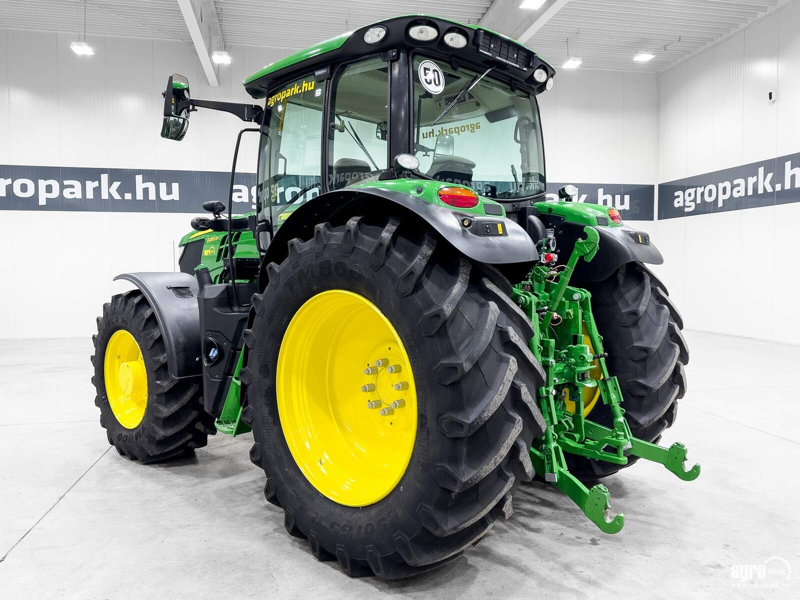 Traktor от тип John Deere 6155R, Gebrauchtmaschine в Csengele (Снимка 4)