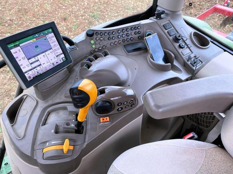 Traktor des Typs John Deere 6155R, Gebrauchtmaschine in SAINT-GERMAIN DU PUY (Bild 3)