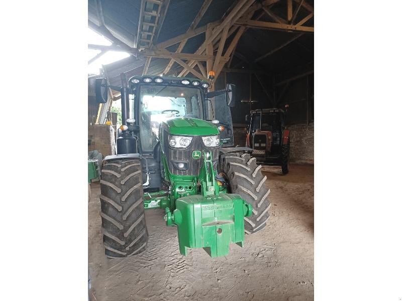 Traktor typu John Deere 6155R, Gebrauchtmaschine w ESCAUDOEUVRES (Zdjęcie 2)