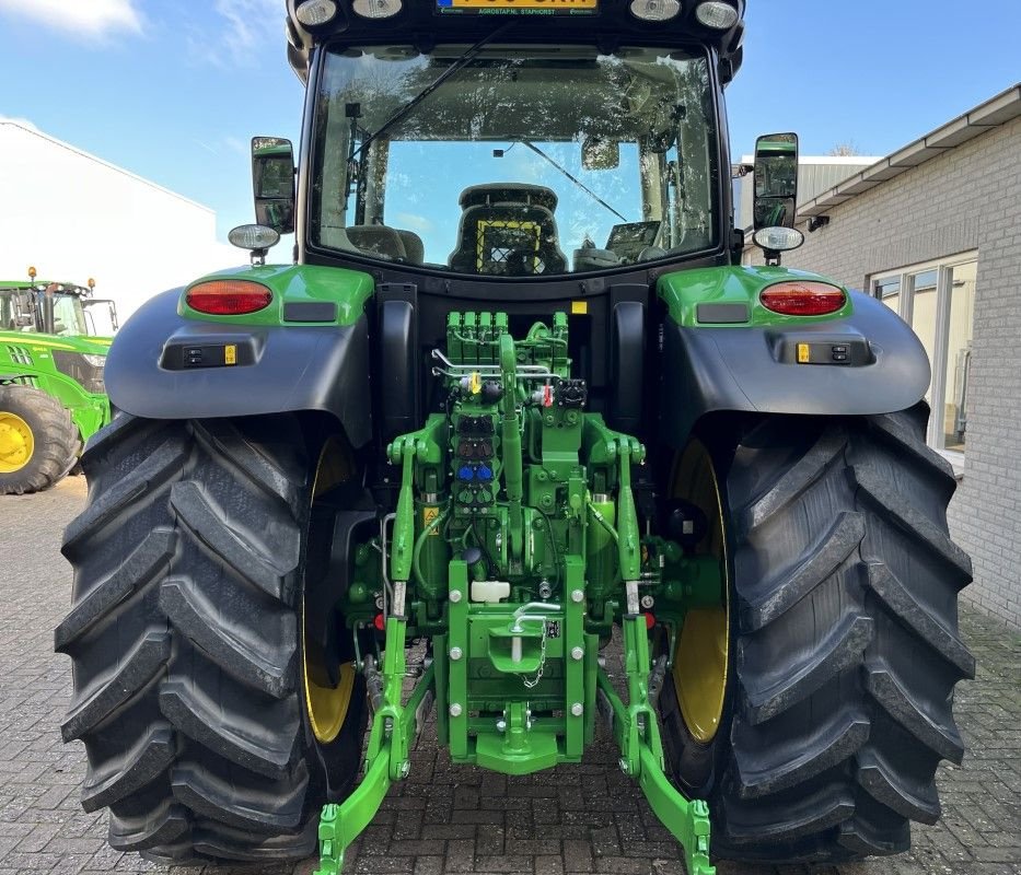 Traktor des Typs John Deere 6155R, Gebrauchtmaschine in Staphorst (Bild 3)