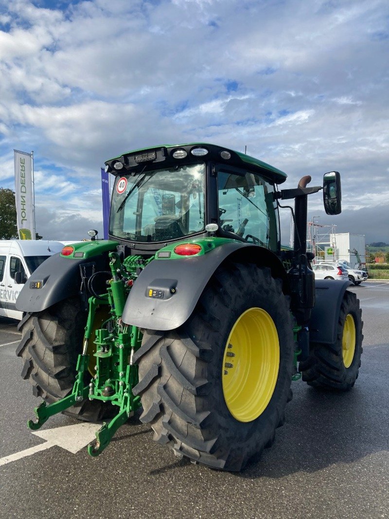 Traktor van het type John Deere 6155R, Gebrauchtmaschine in Chavornay (Foto 6)