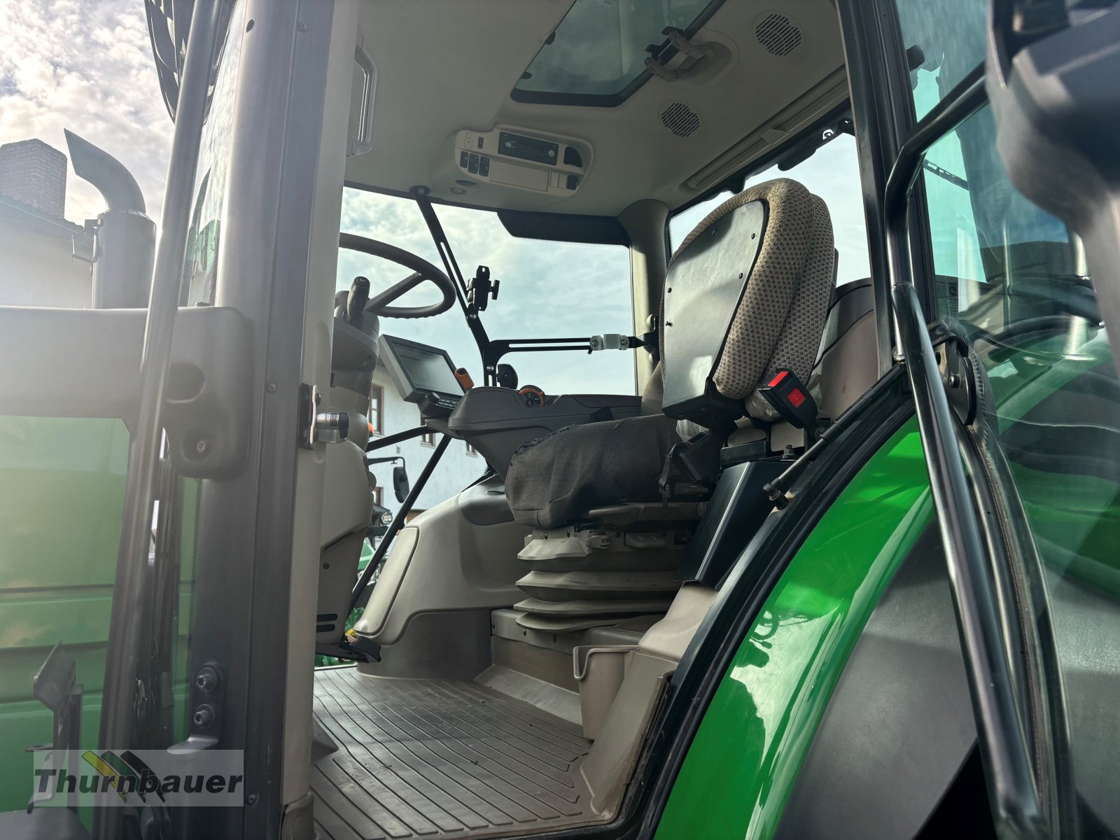 Traktor van het type John Deere 6155R, Gebrauchtmaschine in Bodenmais (Foto 8)