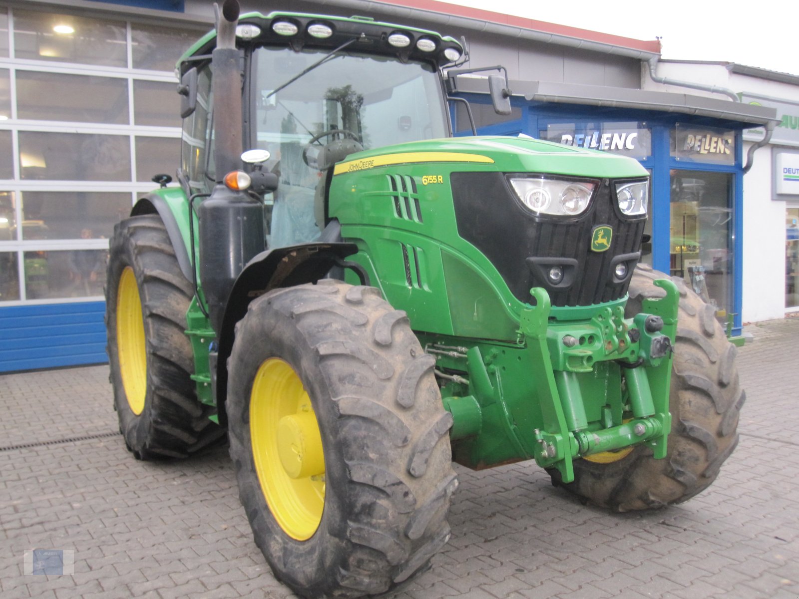 Traktor van het type John Deere 6155R, Gebrauchtmaschine in Lörzweiler (Foto 2)