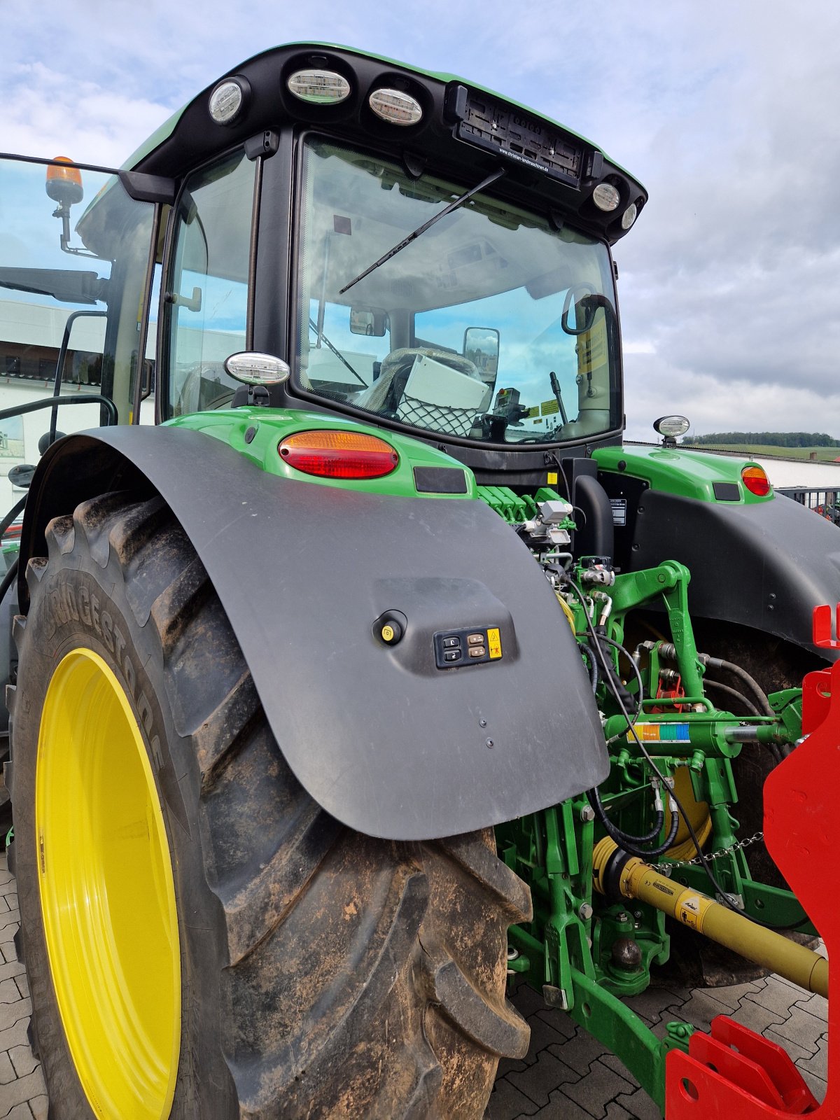 Traktor van het type John Deere 6155R, Gebrauchtmaschine in Bad Sobernheim (Foto 10)