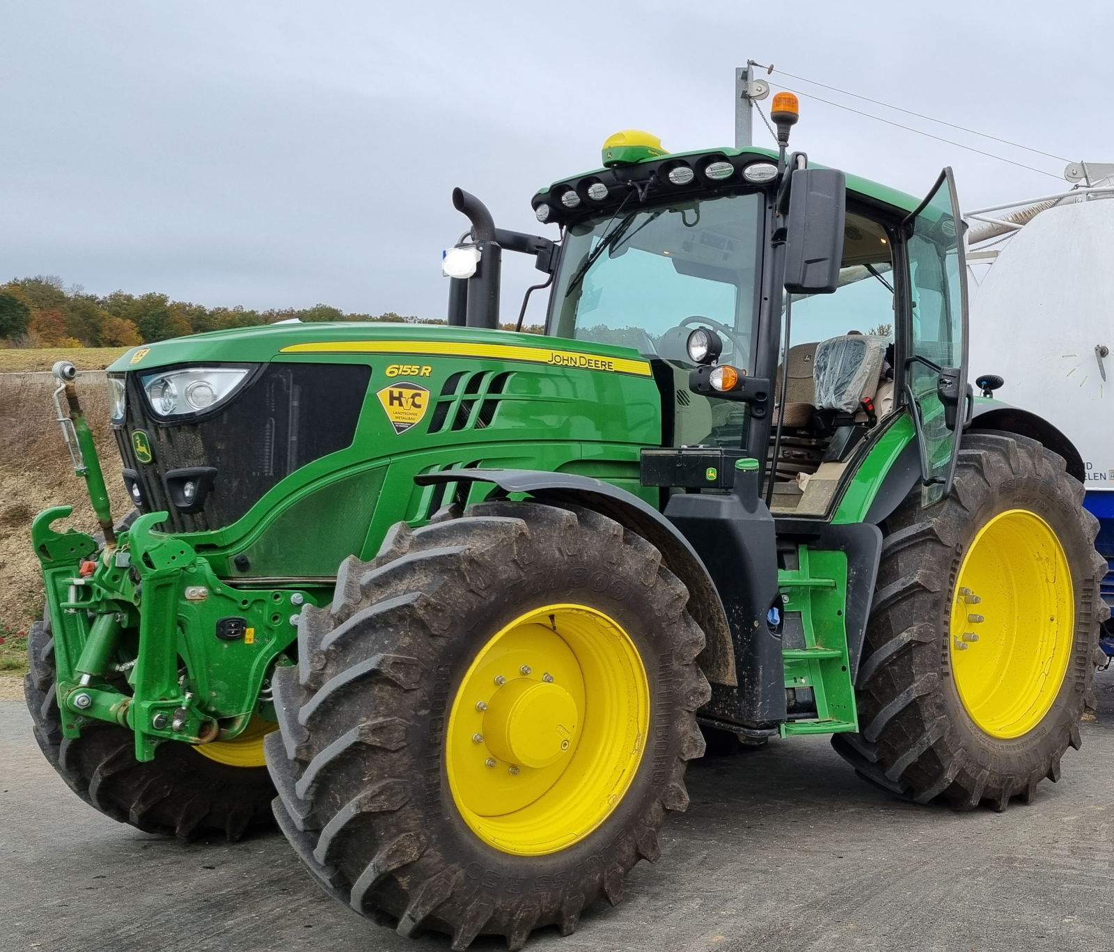 Traktor of the type John Deere 6155R, Gebrauchtmaschine in Martinsheim (Picture 1)