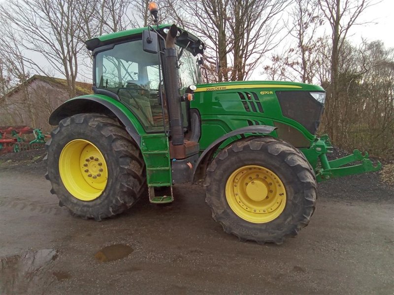 Traktor от тип John Deere 6170R m/JD frontlift, Gebrauchtmaschine в Varde