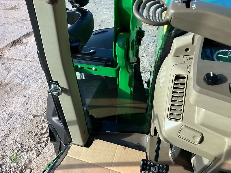 Traktor Türe ait John Deere 6175M *Auto Quad* + JD683R Frontlader, Gebrauchtmaschine içinde Salsitz (resim 21)