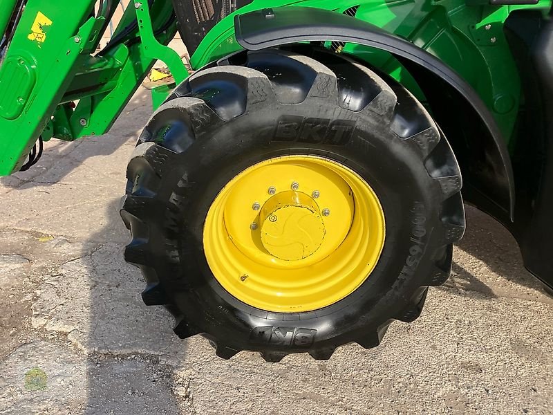 Traktor Türe ait John Deere 6175M *Auto Quad* + JD683R Frontlader, Gebrauchtmaschine içinde Salsitz (resim 23)